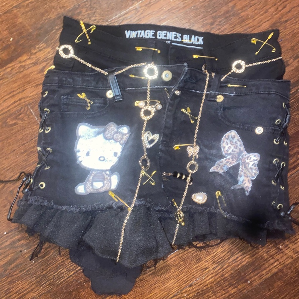 Hello Kitty x denim junk skirt